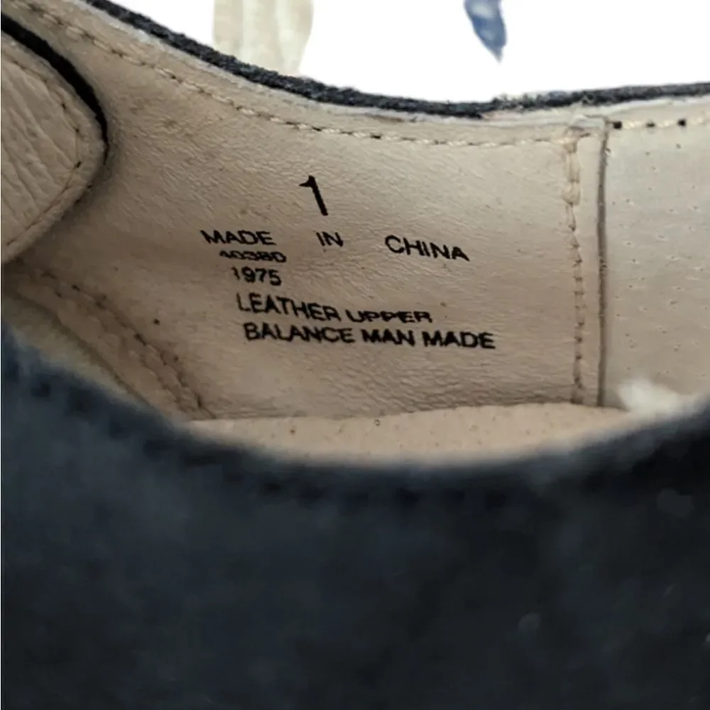 Lands End blue suede shoes size 1 youth‎